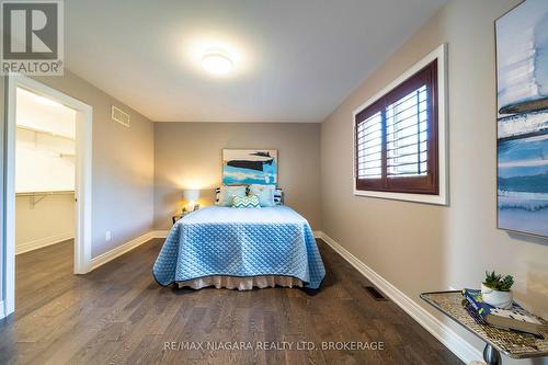 7181 Lionshead Avenue, Niagara Falls, ON - Indoor Photo Showing Bedroom