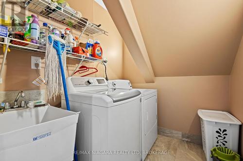 3844 Chippawa Parkway, Niagara Falls, ON - Indoor Photo Showing Laundry Room