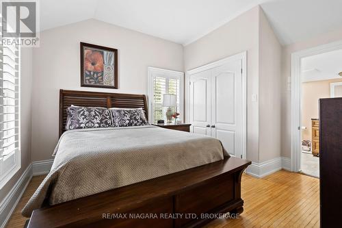 3844 Chippawa Parkway, Niagara Falls, ON - Indoor Photo Showing Bedroom