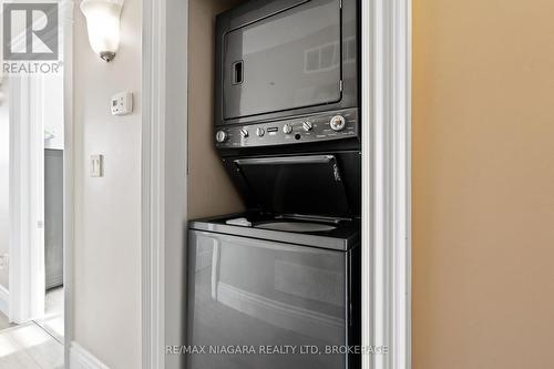 3844 Chippawa Parkway, Niagara Falls, ON - Indoor Photo Showing Laundry Room