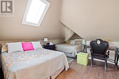 3844 Chippawa Parkway, Niagara Falls, ON - Indoor Photo Showing Bedroom