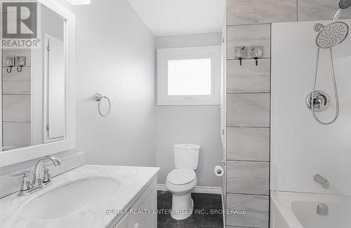 140 Westwood Crescent, Welland, ON - Indoor Photo Showing Bathroom