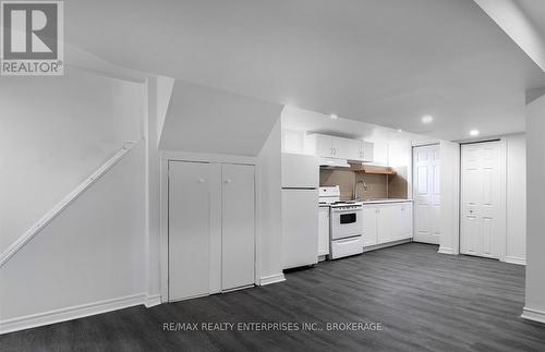 140 Westwood Crescent, Welland, ON - Indoor Photo Showing Kitchen