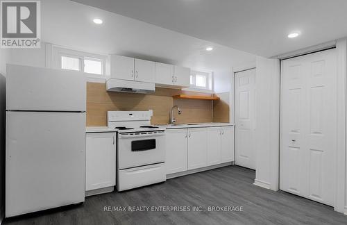 140 Westwood Crescent, Welland, ON - Indoor Photo Showing Kitchen