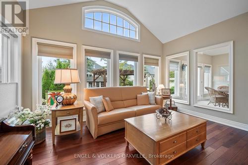 44 Stoneridge Crescent, Niagara-On-The-Lake (St. Davids), ON - Indoor Photo Showing Living Room