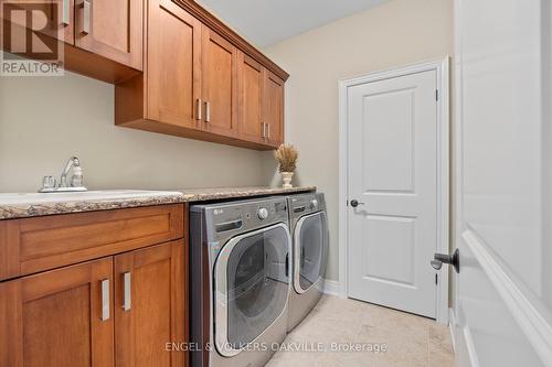 44 Stoneridge Crescent, Niagara-On-The-Lake (St. Davids), ON - Indoor Photo Showing Laundry Room