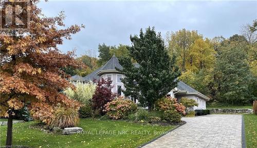 8 David Lowrey Court, Niagara-On-The-Lake (105 - St. Davids), ON - Outdoor