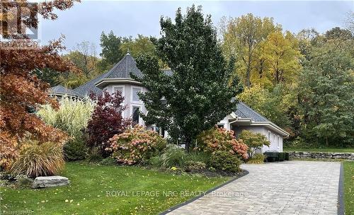 8 David Lowrey Court, Niagara-On-The-Lake (105 - St. Davids), ON - Outdoor