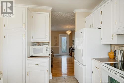 25 Guimond, Dieppe, NB - Indoor Photo Showing Kitchen