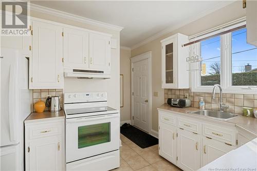 25 Guimond, Dieppe, NB - Indoor Photo Showing Kitchen