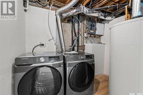 26 Assiniboine Drive, Saskatoon, SK - Indoor Photo Showing Laundry Room