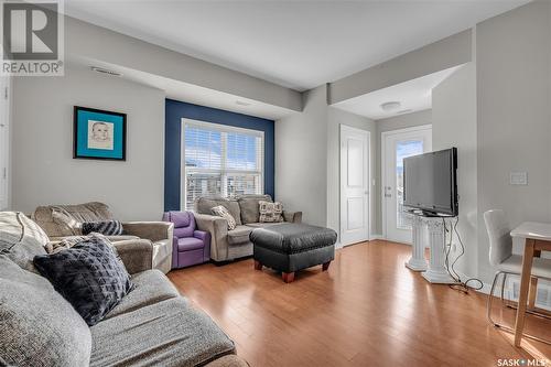 104 1015 Patrick Crescent, Saskatoon, SK - Indoor Photo Showing Living Room