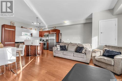 104 1015 Patrick Crescent, Saskatoon, SK - Indoor Photo Showing Living Room