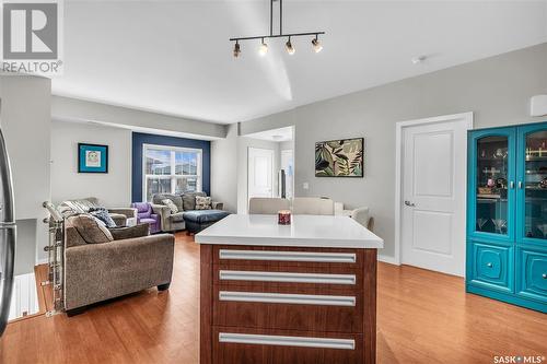 104 1015 Patrick Crescent, Saskatoon, SK - Indoor Photo Showing Living Room