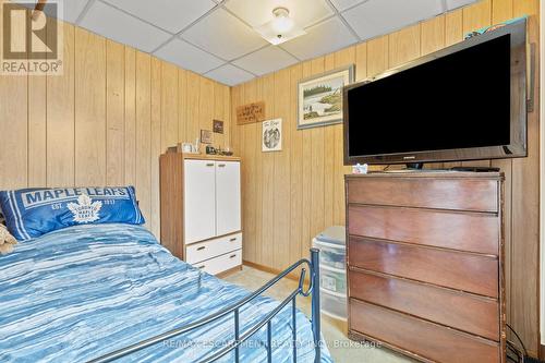 94 Canada Street, Hamilton, ON - Indoor Photo Showing Bedroom