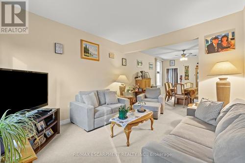 94 Canada Street, Hamilton, ON - Indoor Photo Showing Living Room