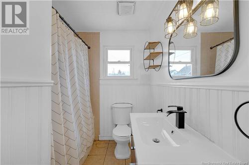 84 Broadway Avenue, Saint John, NB - Indoor Photo Showing Bathroom