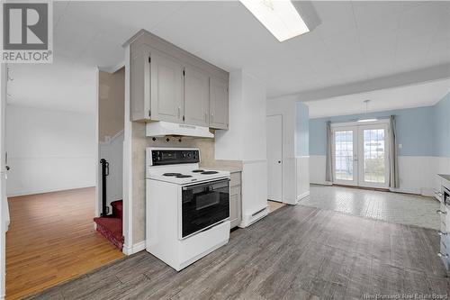 84 Broadway Avenue, Saint John, NB - Indoor Photo Showing Kitchen