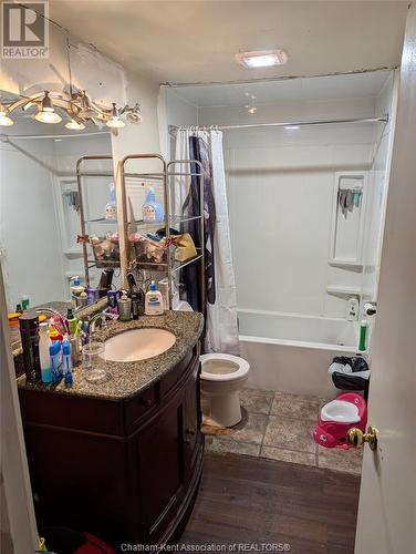 228 Brander Avenue, Wallaceburg, ON - Indoor Photo Showing Bathroom