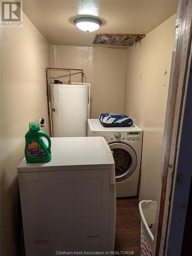 228 Brander Avenue, Wallaceburg, ON - Indoor Photo Showing Laundry Room