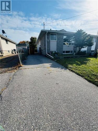 View of front facade featuring a front yard - 49 Beaver Crescent, North Bay, ON - Outdoor