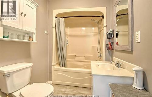 258 King, Amherstburg, ON - Indoor Photo Showing Bathroom