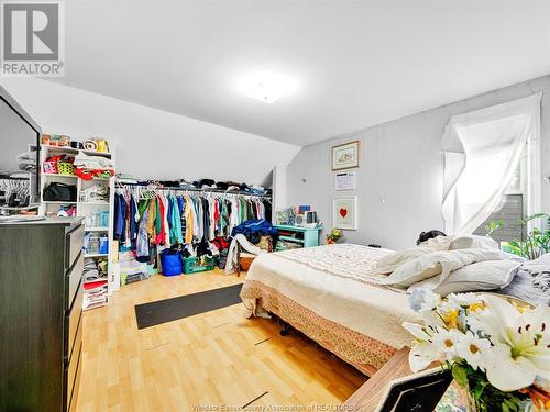 1009 California Avenue, Windsor, ON - Indoor Photo Showing Bedroom