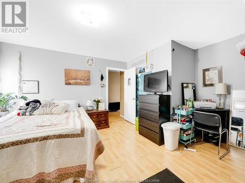 1009 California Avenue, Windsor, ON - Indoor Photo Showing Bedroom