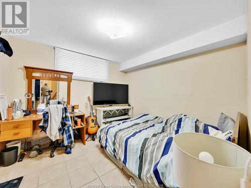 1009 California Avenue, Windsor, ON - Indoor Photo Showing Bedroom