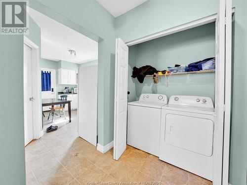 3329 Sandwich Street, Windsor, ON - Indoor Photo Showing Laundry Room