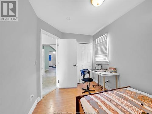 3329 Sandwich Street, Windsor, ON - Indoor Photo Showing Bedroom