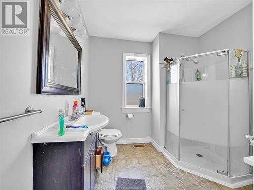 3329 Sandwich Street, Windsor, ON - Indoor Photo Showing Bathroom