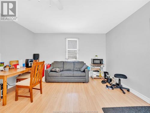 3329 Sandwich Street, Windsor, ON - Indoor