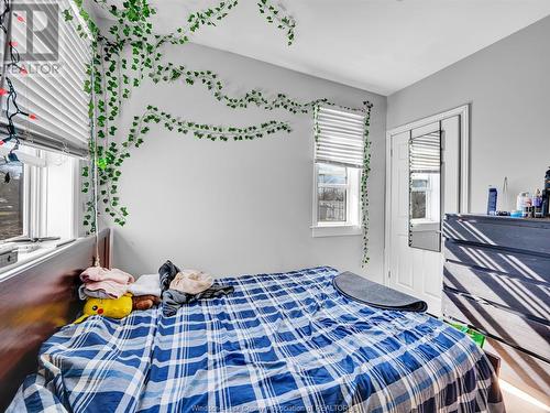 3329 Sandwich Street, Windsor, ON - Indoor Photo Showing Bedroom