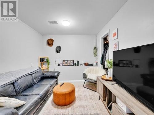 3329 Sandwich Street, Windsor, ON - Indoor Photo Showing Living Room With Fireplace