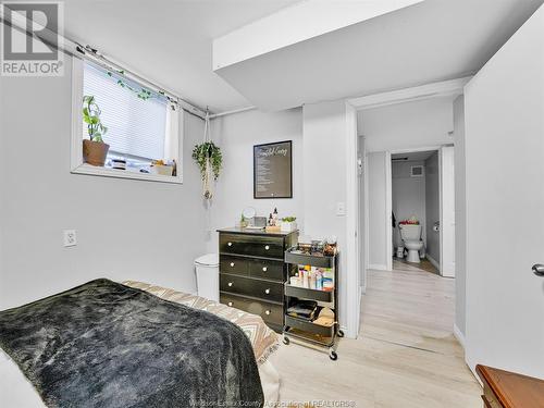 3329 Sandwich Street, Windsor, ON - Indoor Photo Showing Bedroom