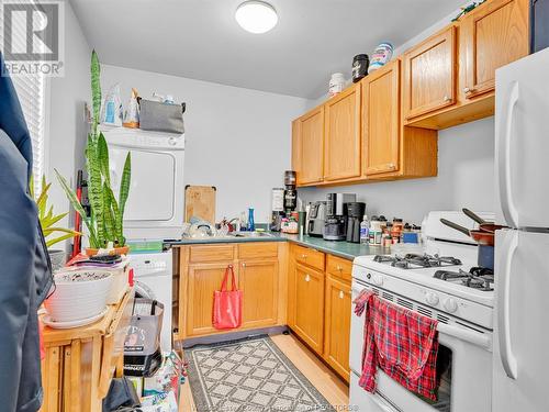 3329 Sandwich Street, Windsor, ON - Indoor Photo Showing Kitchen