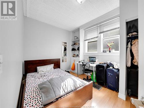 3329 Sandwich Street, Windsor, ON - Indoor Photo Showing Bedroom