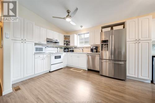 470 State, Lasalle, ON - Indoor Photo Showing Kitchen