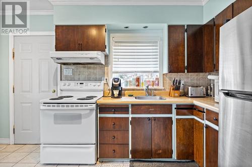 28 Jenner Street, Essex, ON - Indoor Photo Showing Kitchen