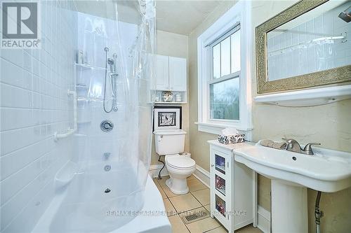 676 Niagara Street, St. Catharines, ON - Indoor Photo Showing Bathroom