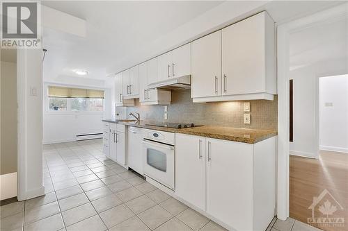 Kitchen - 628 Thessaly Circle, Ottawa, ON - Indoor Photo Showing Kitchen