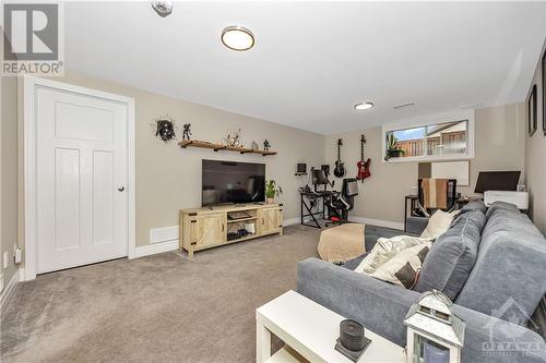 2538 River Mist Road, Ottawa, ON - Indoor Photo Showing Living Room