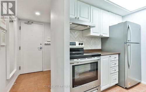 1906 - 705 King Street W, Toronto, ON - Indoor Photo Showing Kitchen