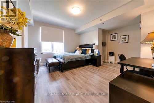 701 - 5698 Main Street, Niagara Falls (215 - Hospital), ON - Indoor Photo Showing Bedroom