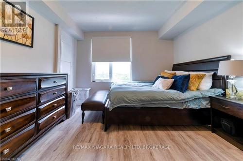 701 - 5698 Main Street, Niagara Falls (215 - Hospital), ON - Indoor Photo Showing Bedroom