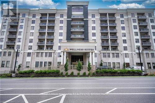 701 - 5698 Main Street, Niagara Falls (215 - Hospital), ON - Outdoor With Balcony With Facade