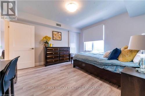 701 - 5698 Main Street, Niagara Falls (215 - Hospital), ON - Indoor Photo Showing Bedroom