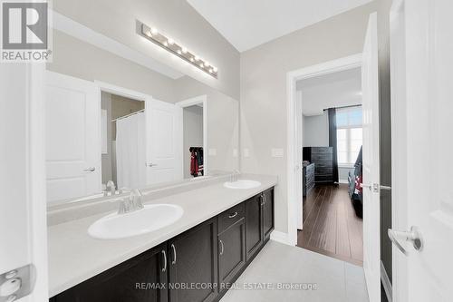 364 Poetry Drive, Vaughan, ON - Indoor Photo Showing Bathroom