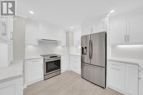 364 Poetry Drive, Vaughan, ON - Indoor Photo Showing Kitchen